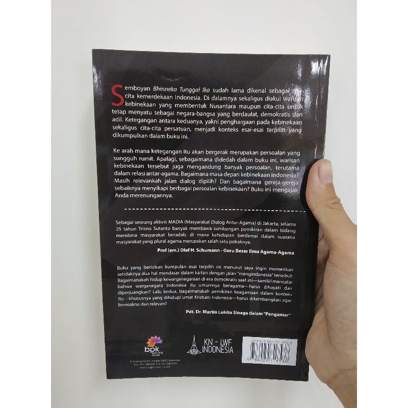 (KS) Politik Kebinekaan (Esai-Esai Terpilih)