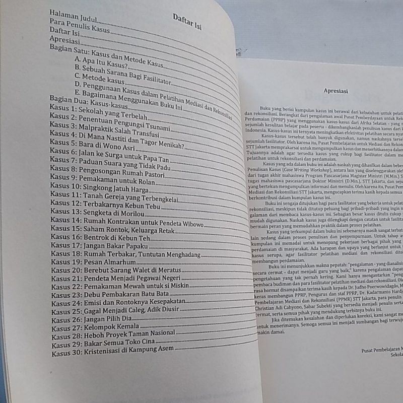 (KS) Membangun Perdamaian (Kumpulan Kasus Untuk Pelatihan Mediasi dan Rekonsiliasi)