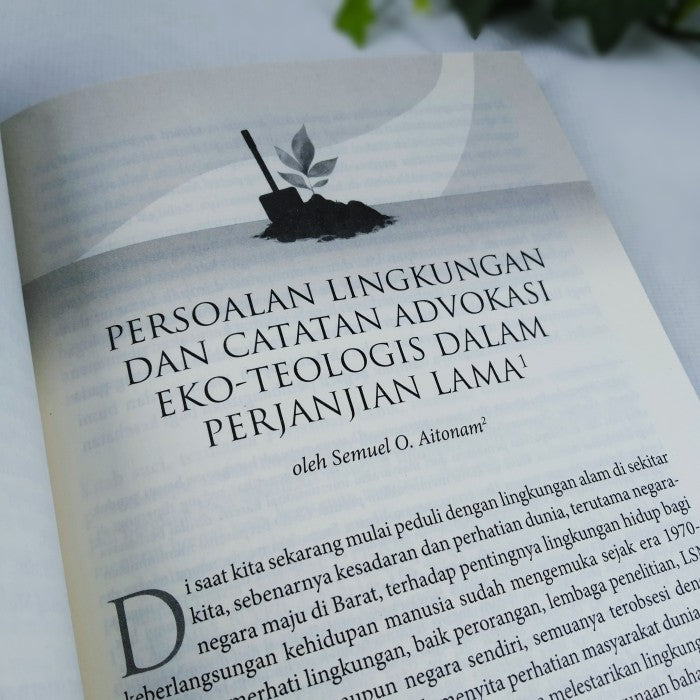 Teologi Tanah oleh Zakaria J. Ngelow | Lady Paula R. Mandalika