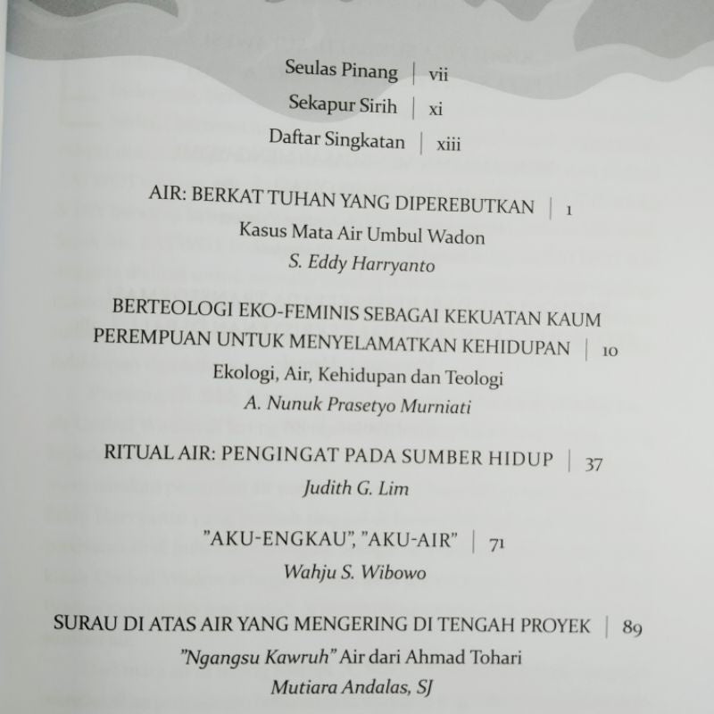 Roh Allah Melayang di Atas Air